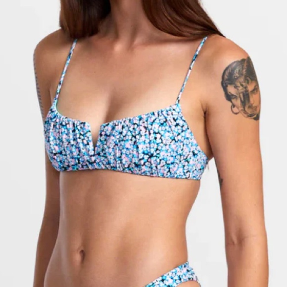 RVCA Women's Sprinkles V-Wire Bralette SIZE: M